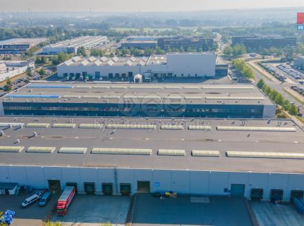 Pronájem skladovací prostor, 2 348 m²