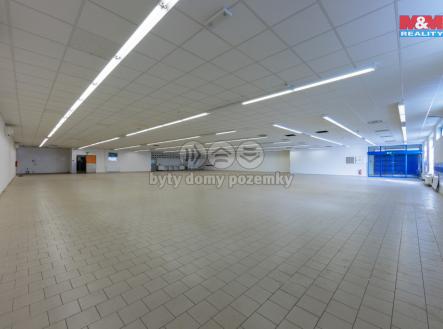 Pronájem - skladovací prostor, 1 200 m²