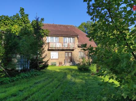 Pronájem - dům/vila, 240 m²