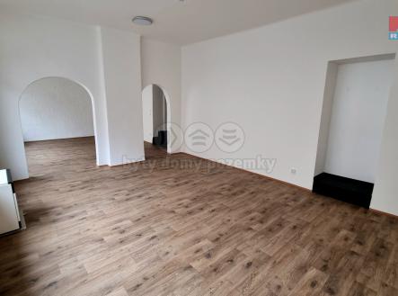 Pronájem - obchodní prostor, 93 m²