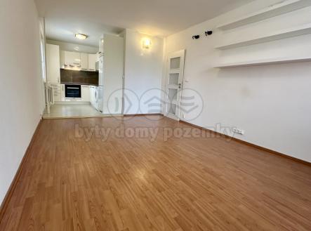 Pronájem bytu, 3+kk, 64 m²