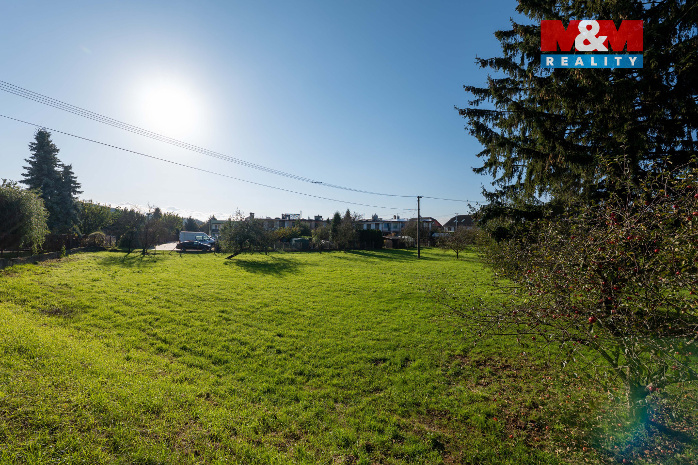 Pozemek 04 ze země.jpg