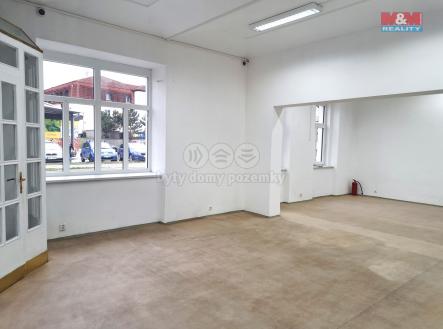 Pronájem - obchodní prostor, 58 m²