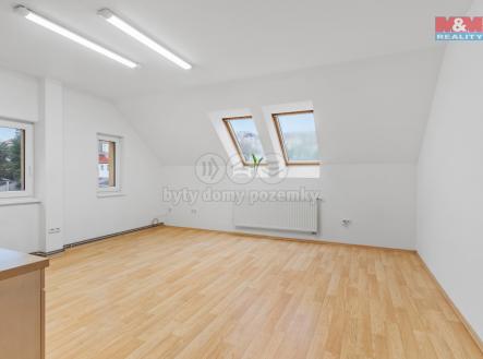 Pronájem bytu, 1+kk, 33 m²