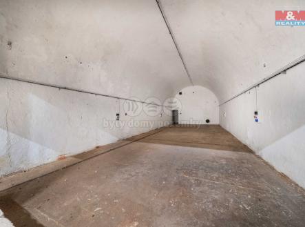 Pronájem skladovací prostor, 1 366 m²