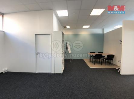 Pronájem - obchodní prostor, 99 m²