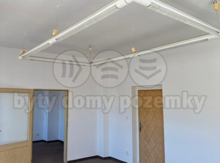 Pronájem - kanceláře, 43 m²