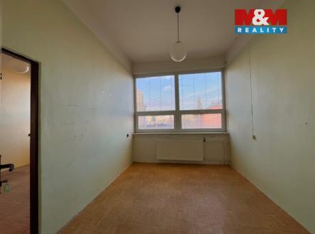 Pronájem kanceláře, 600 m²