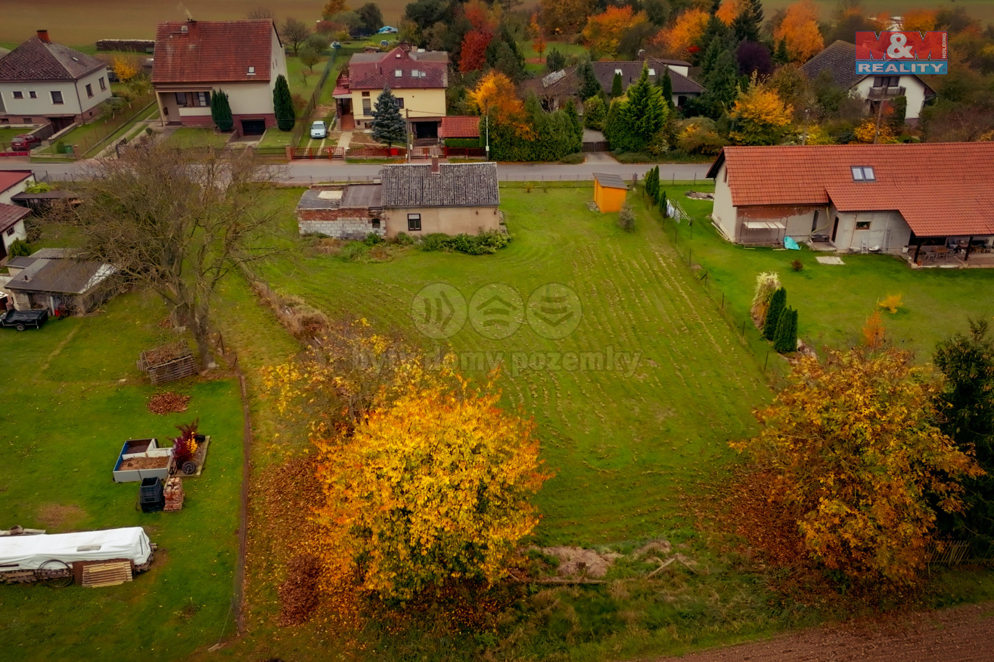 pohled na pozemek 