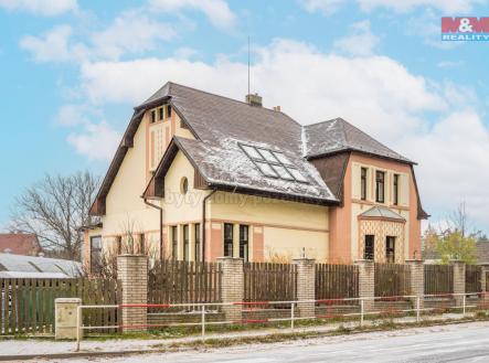 Pronájem - dům/vila, 230 m²