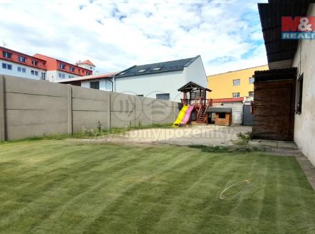 Pronájem - obchodní prostor, 97 m²