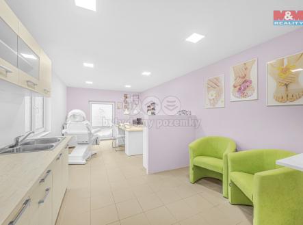 Prodej - obchodní prostor, 174 m²