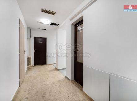 Prodej obchodní prostor, 143 m²
