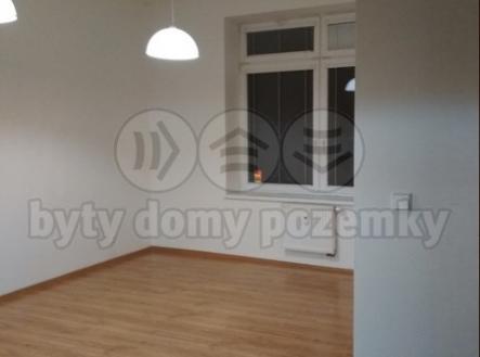 Pronájem bytu, 1+kk, 32 m²