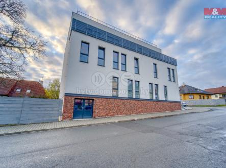 Pronájem kanceláře, 179 m²