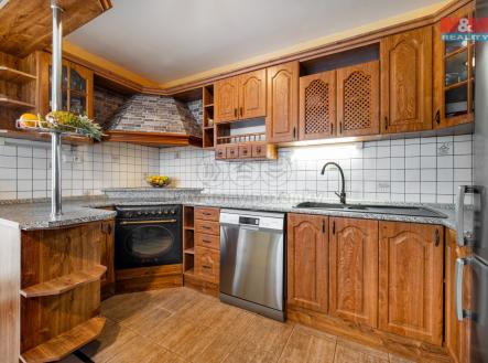 Prodej hotel, 285 m²