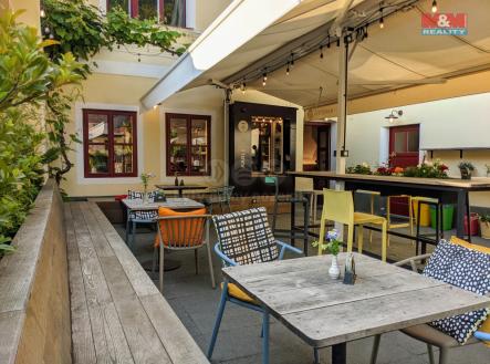 Pronájem - restaurace, 350 m²