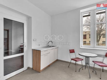 Prodej - skladovací prostor, 850 m²