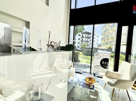Pronájem - obchodní prostor, 18 m²