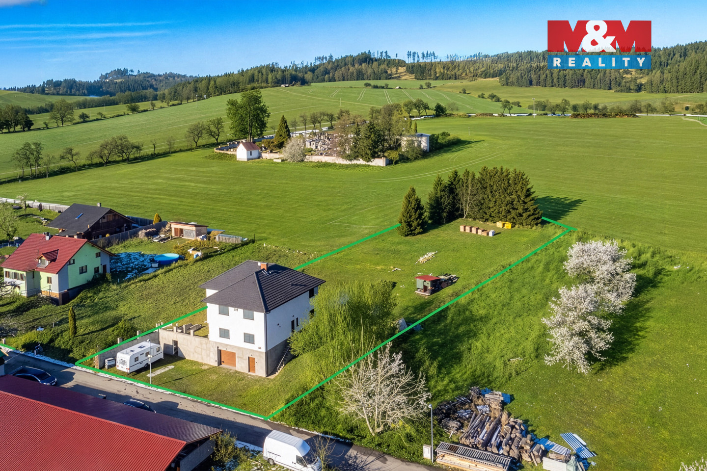 Prodej rodinného domu, 450 m², Neustupov