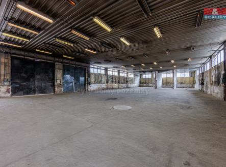 Pronájem výrobní prostor, 801 m²