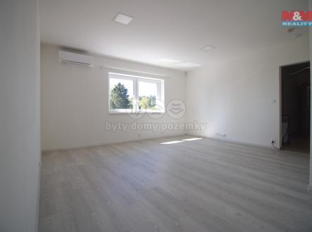 Pronájem kanceláře, 71 m²