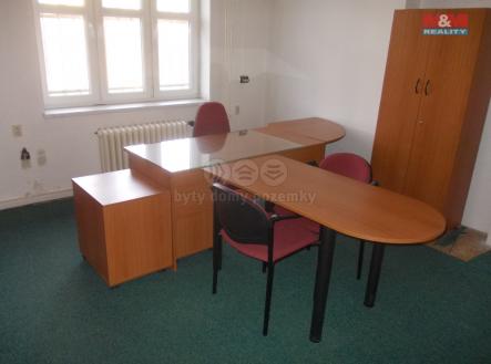 Pronájem kanceláře, 250 m²