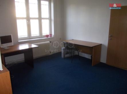 Pronájem kanceláře, 250 m²