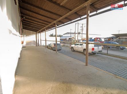 Pronájem - skladovací prostor, 909 m²