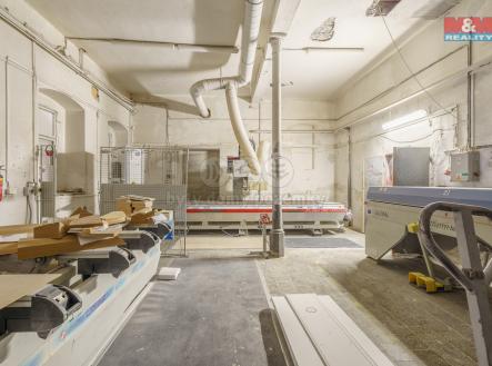 Prodej výrobní prostor, 2 100 m²