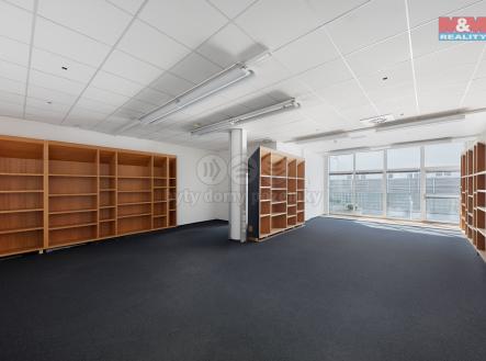 Pronájem kanceláře, 300 m²