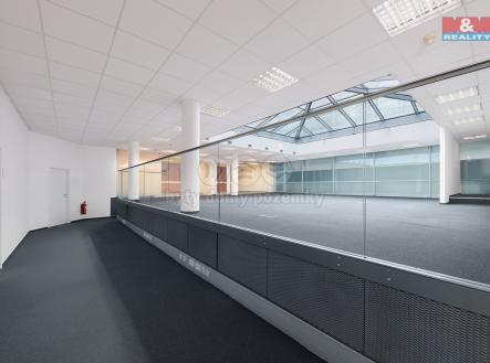 Pronájem kanceláře, 300 m²