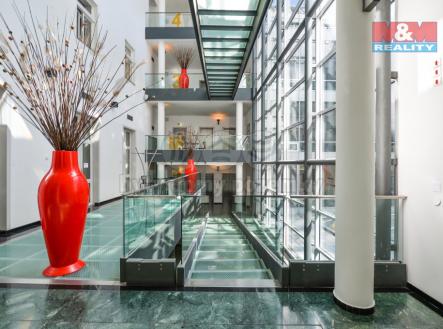 Pronájem kanceláře, 412 m²