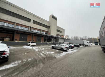 Pronájem - skladovací prostor, 600 m²