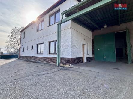 Pronájem - skladovací prostor, 888 m²