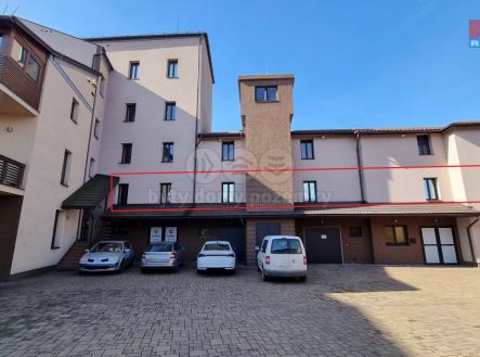 Pronájem kanceláře, 271 m²