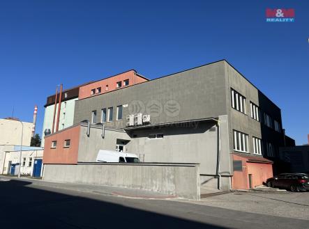 Pronájem - obchodní prostor, 866 m²