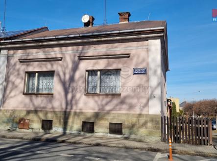 Pronájem - dům/vila, 258 m²