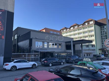 Pronájem - obchodní prostor, 978 m²