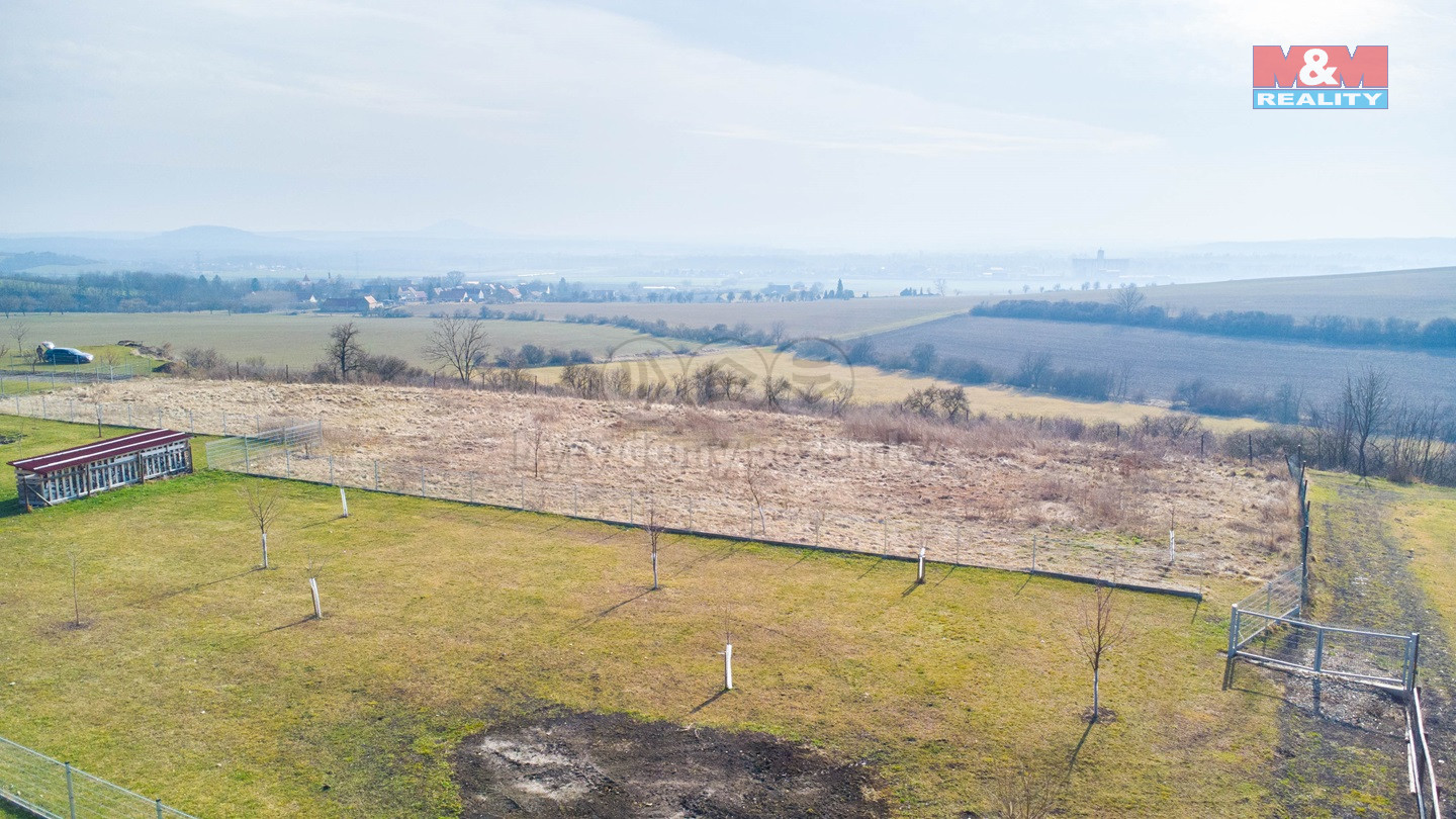pohled na pozemek
