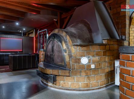 Prodej - restaurace, 2 100 m²