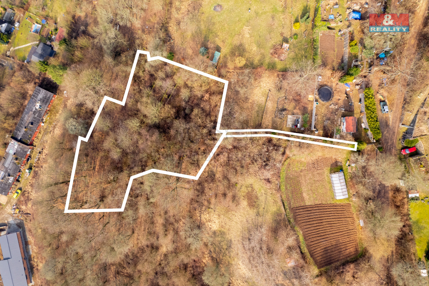 Pohled na prodávaný pozemek