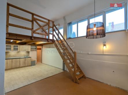 Pronájem - obchodní prostor, 52 m²