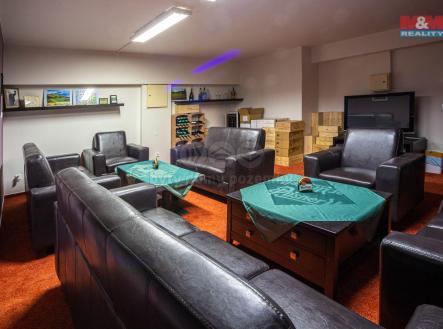 Pronájem obchodní prostor, 1 230 m²