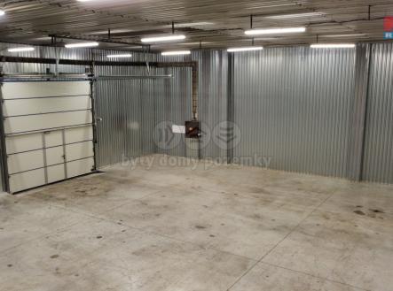 Pronájem - skladovací prostor, 254 m²