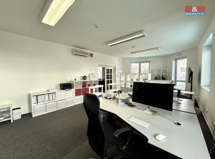 Pronájem - kanceláře, 66 m²