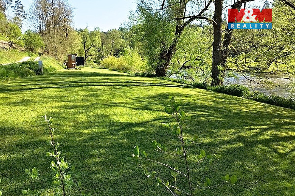 pohled na pozemek.jpeg