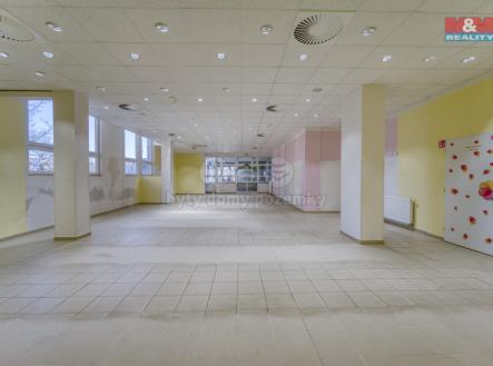 Pronájem - restaurace, 178 m²