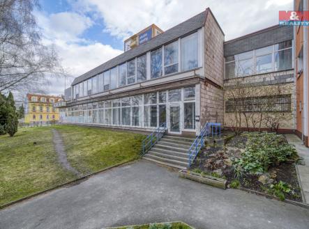 Pronájem obchodní prostor, 635 m²