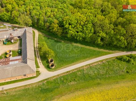 Prodej - pozemek, trvalý travní porost, 2 451 m²